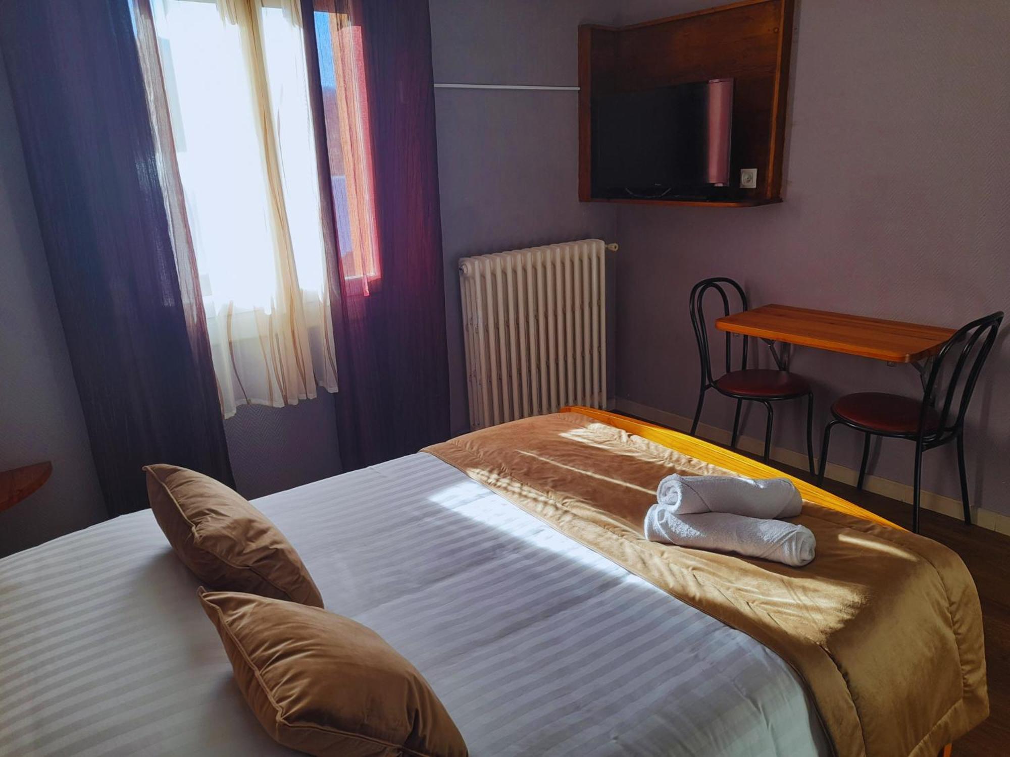 Le Catalan - Hotel Et Appartements Mont-Louis Exterior foto